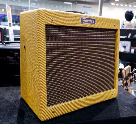 Fender - Pro Junior IV 15W 1x10 Tube Combo Amp - Lacquered Tweed